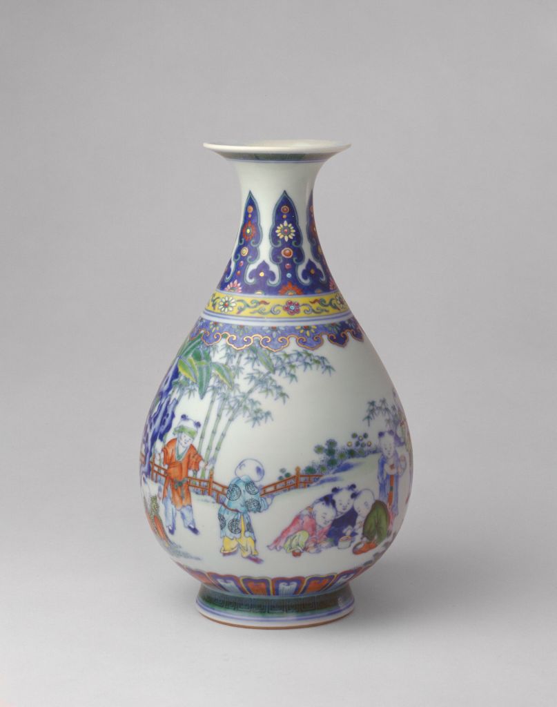 图片[1]-Colorful Baby Playing Picture Jade Pot Spring Bottle-China Archive